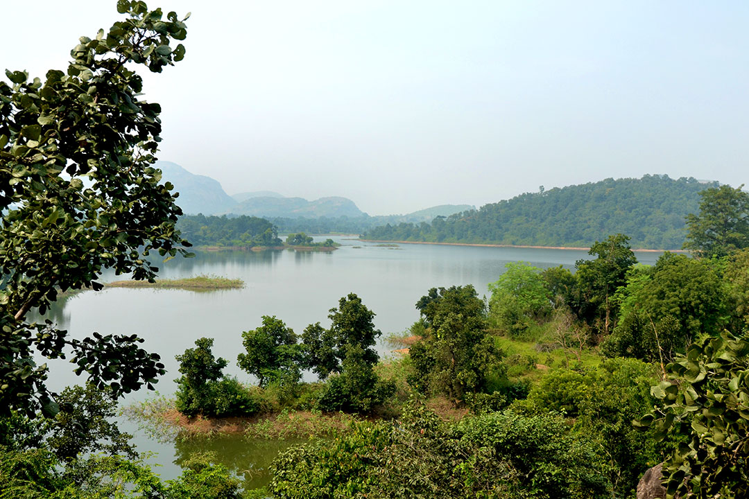 মেদিনীপুর শহরে কংসাবতী। ছবি: অরিন্দম ভৌমিক। 