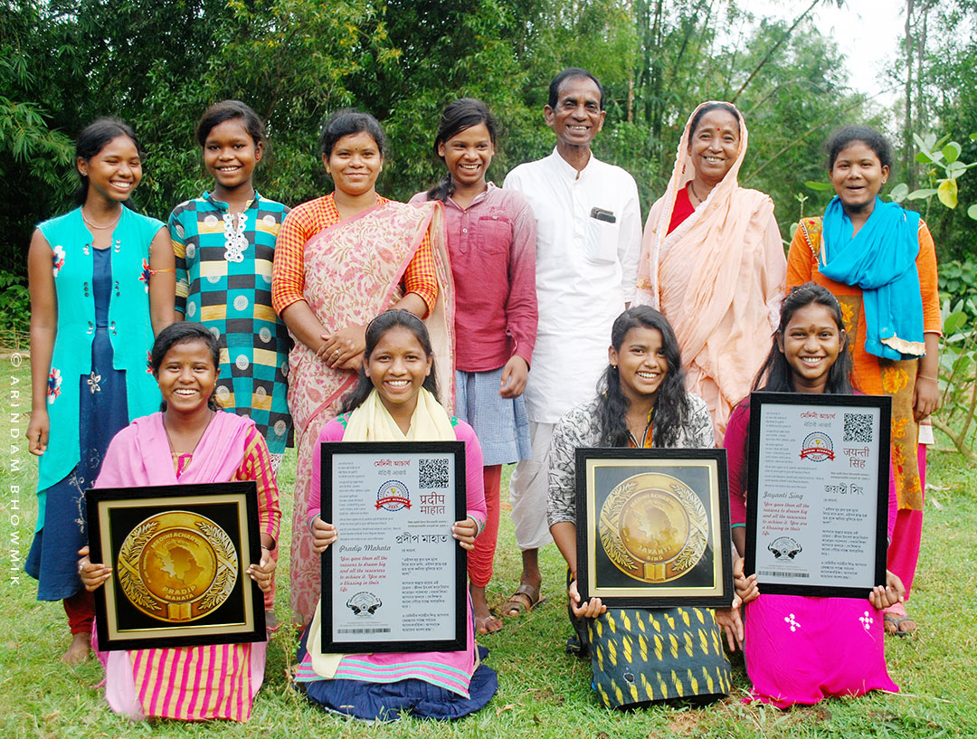 MEDINI ACHARYA 2021, Pradip Mahata, Indrabani Grameen Nari Shishu Bikash Kendra | মেদিনী আচার্য ২০২১, প্রদীপ মাহাত, ইন্দ্রাবনী গ্রামীন নারী শিশু বিকাশ কেন্দ্র | मेदिनी आचार्य २०२१, प्रदीप माहात, इंद्रबनी ग्रामीण नारी शिशु विकास केंद्र