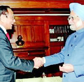 Dr Mani Lal Bhaumik, the first student to get his PhD degree from IIT Kharagpur, gifted the world eye corrective LASIK surgery technique.