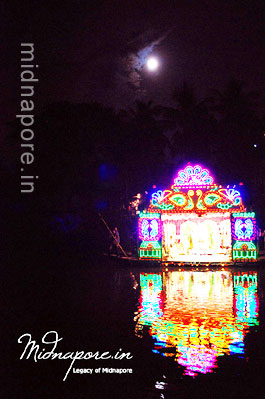 Rasmela  Nocturnal Rasyatra by boat, Moyna Garh, East Medinipur. Photo: Arindam Bhowmik