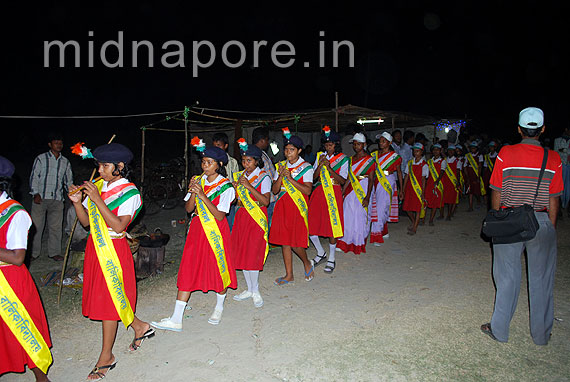 Rasmela – Procession by school students at the opening ceremony , Moyna Garh, East Medinipur. Photo: Arindam Bhowmik